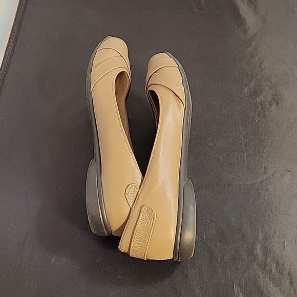 LIFETRIDE SIMPLY COMFORT ADALENE ROUND TOE SLIP-ON WOMEN"S FLAT - Picture 12 of 13